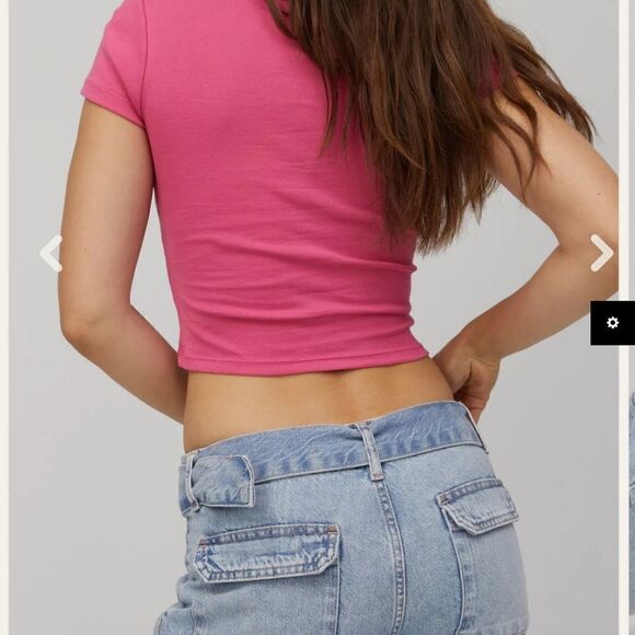 Daydreamer Hook and Eye Tee in Pink - Picture 2 of 7